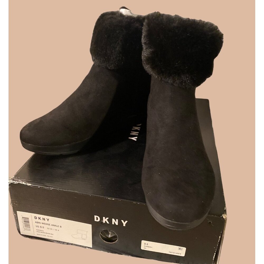 DKNY Women's  US 8.5 Wedge Heel Zip Up Ankle Boot Black Faux Fur Comfortable